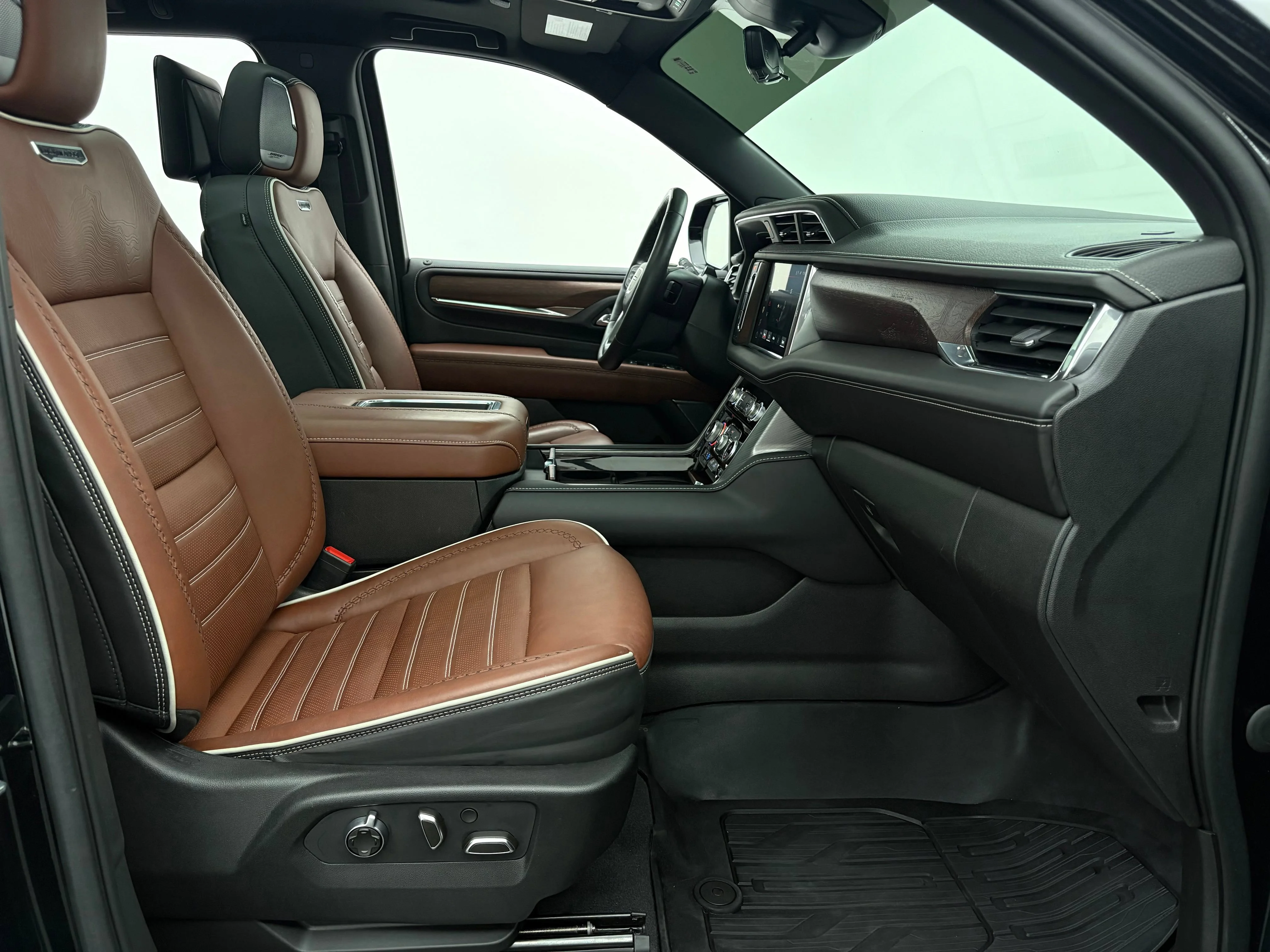 Used 2023 Onyx Black GMC Denali Ultimate image 48