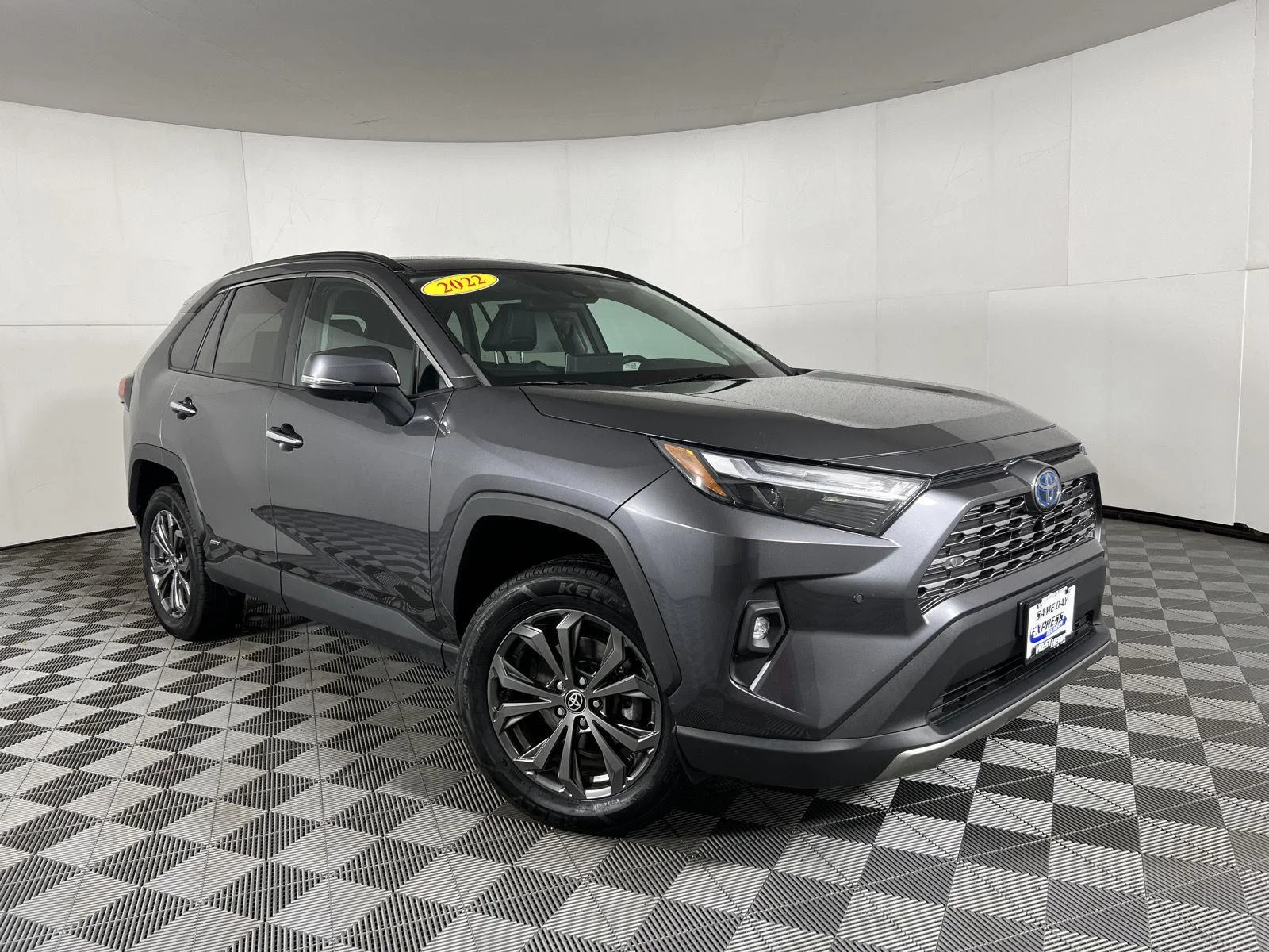Used 2022 Gy Toyota Hybrid Limited image 41