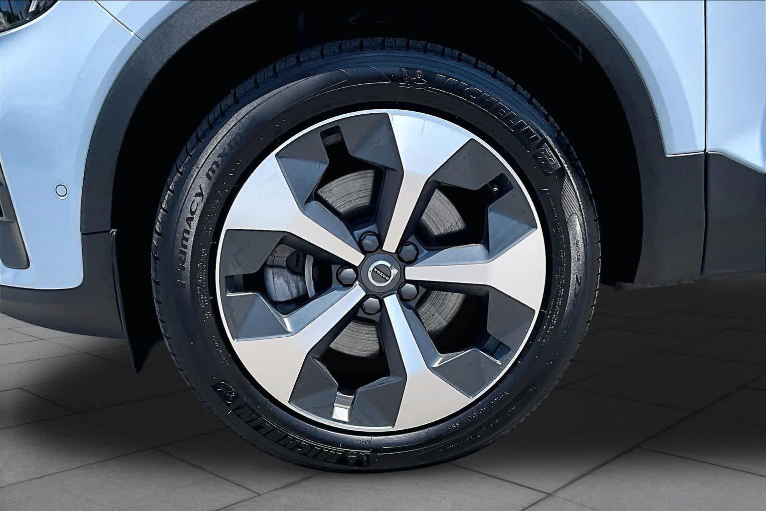 Used 2024 Cloud Blue Volvo Plus Bright Theme image 11