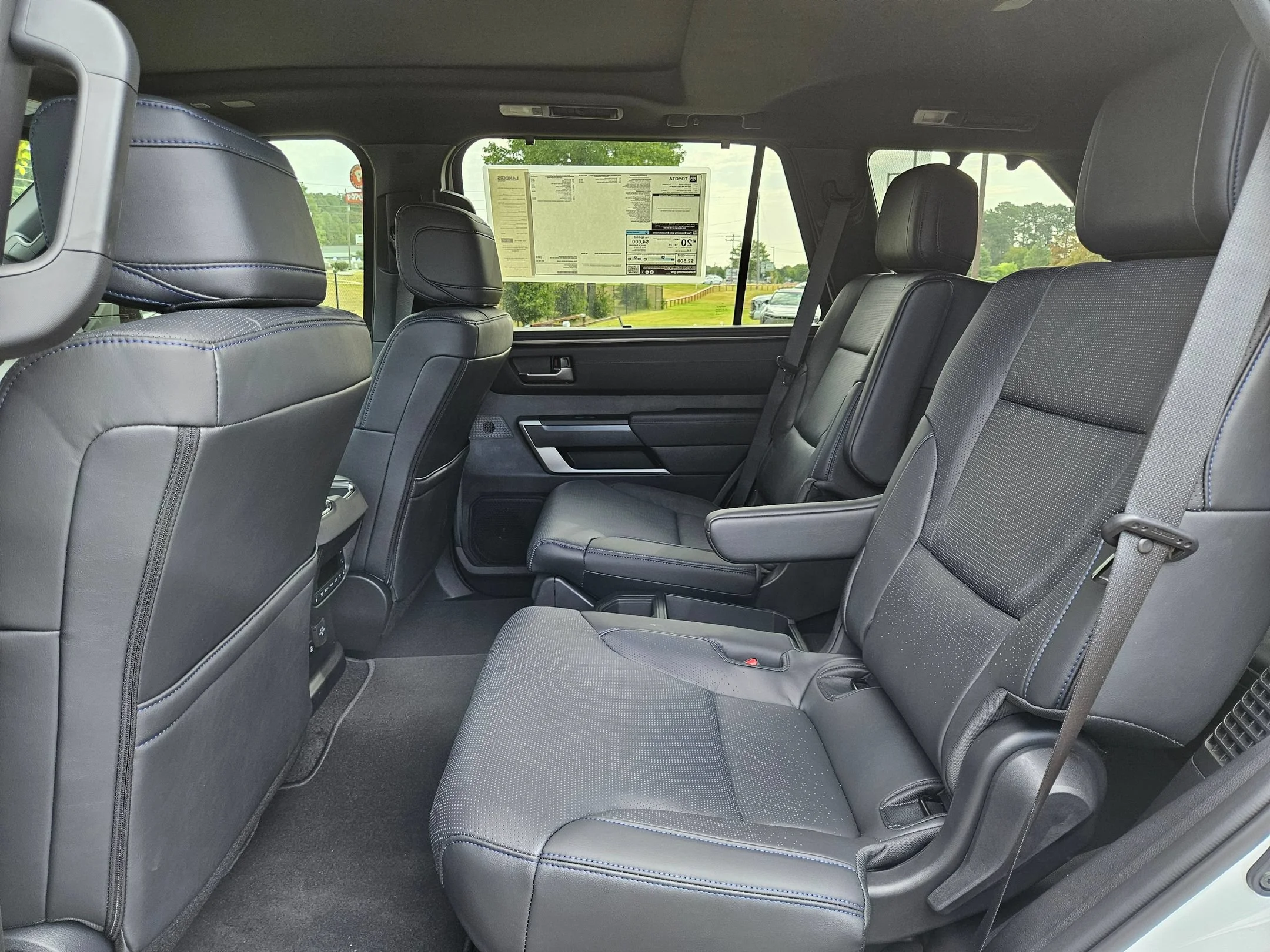 New 2026 Wind Chill Pearl Toyota Platinum image 18