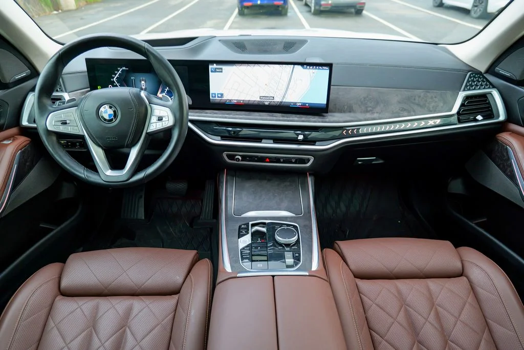 Used 2023 Mineral White Metallic BMW xDrive40i image 44