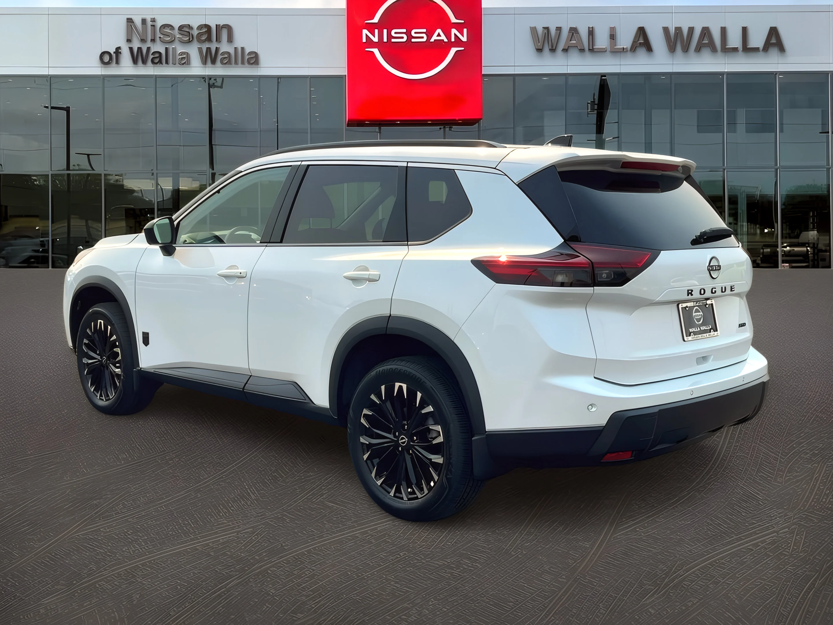 New 2026 Everest White Pearl Tricoat Nissan Dark Armor image 5