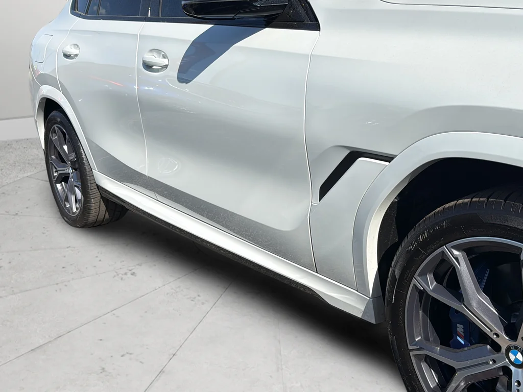 Used 2024 White BMW M60i image 26