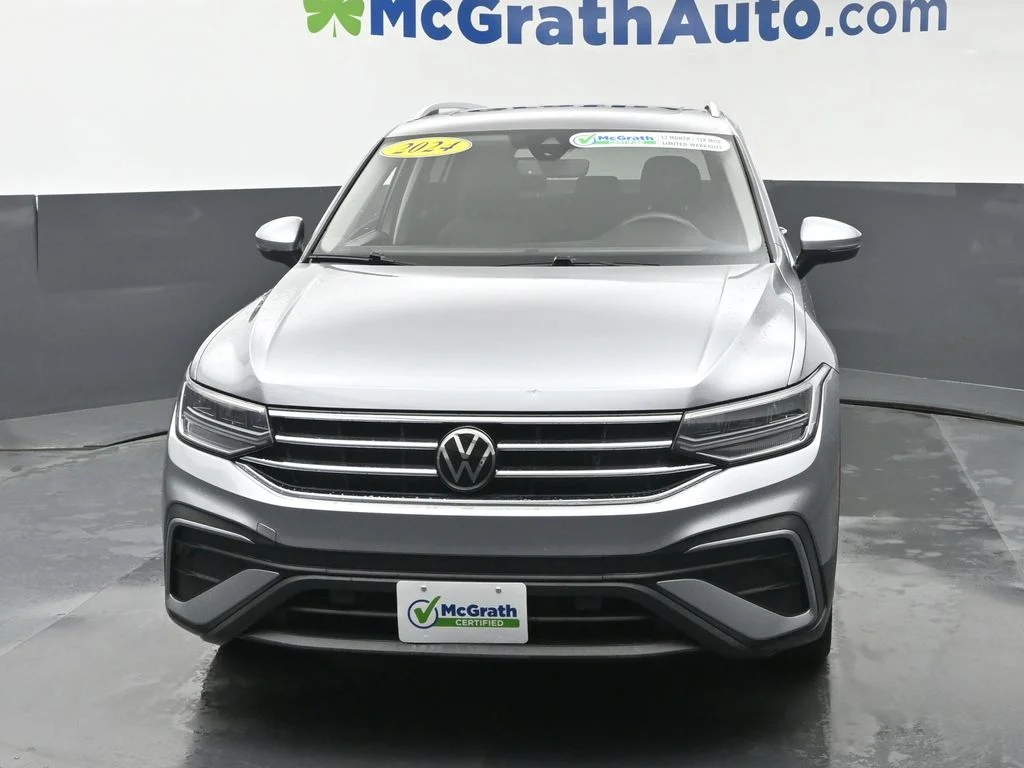 Used 2024 Silver Volkswagen 2.0T SE image 6