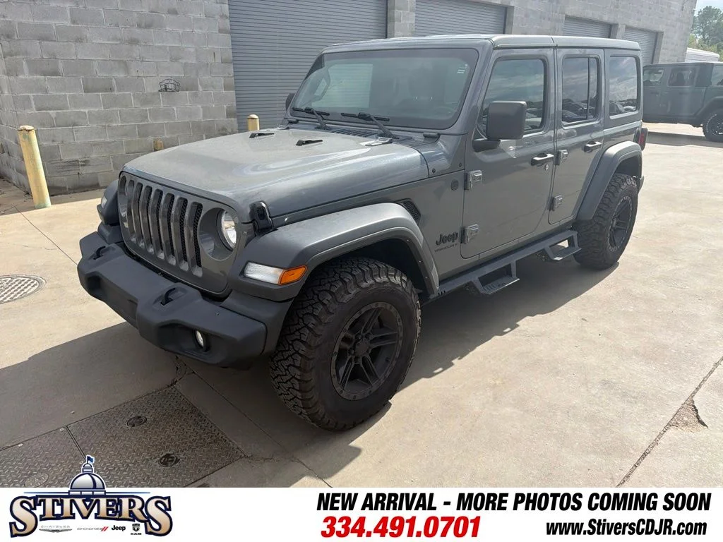 Used 2023 Gray Jeep Sport S image 4