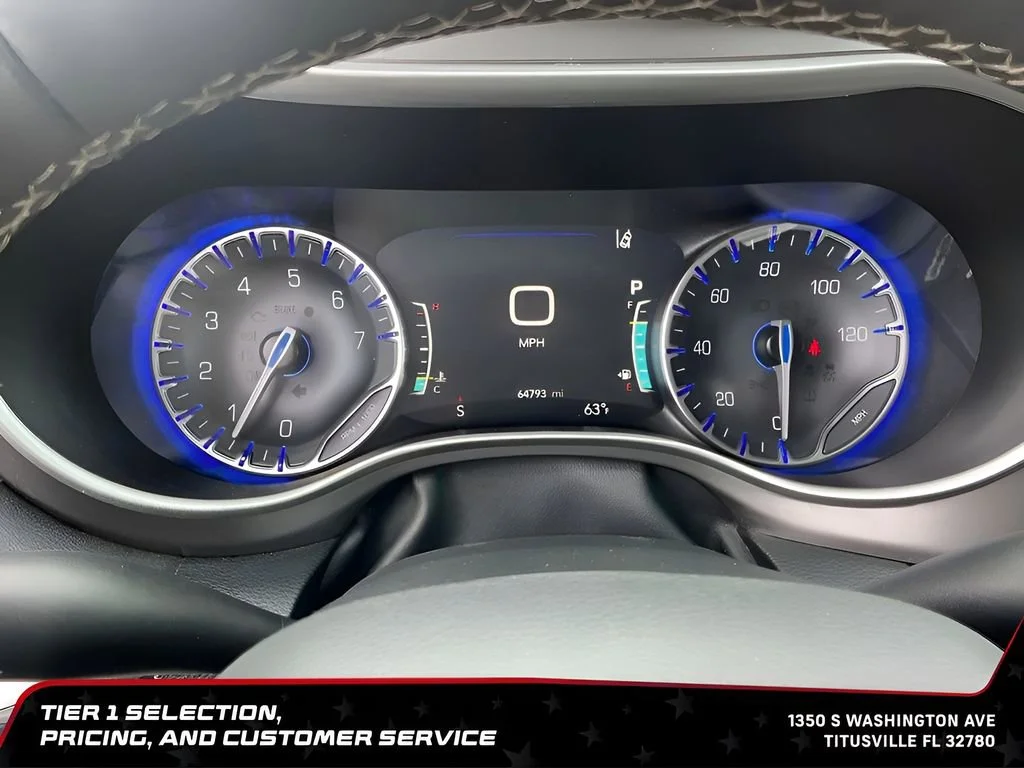 Used 2023 White Chrysler Touring L image 23