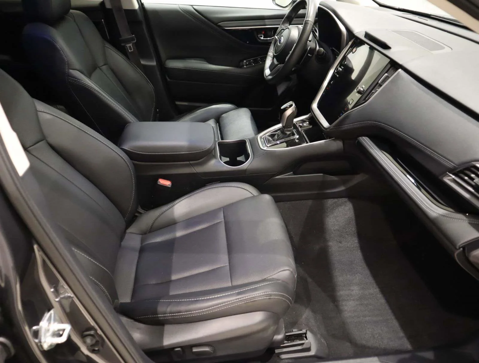 Used 2024 Magnetite Gray Metallic Subaru Limited image 15