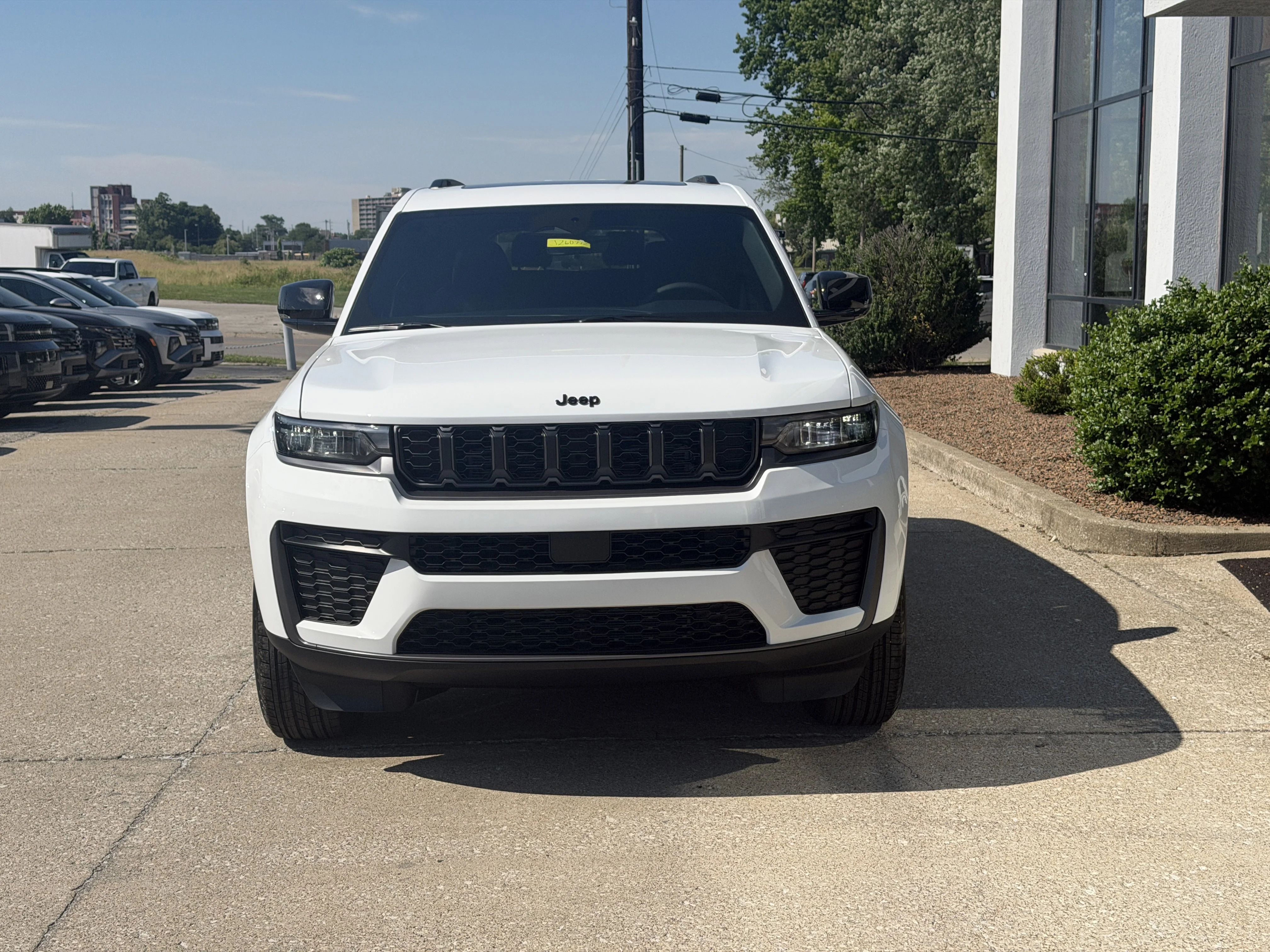 New 2026 Bright White Clear-Coat Exterior Paint Jeep Altitude image 18