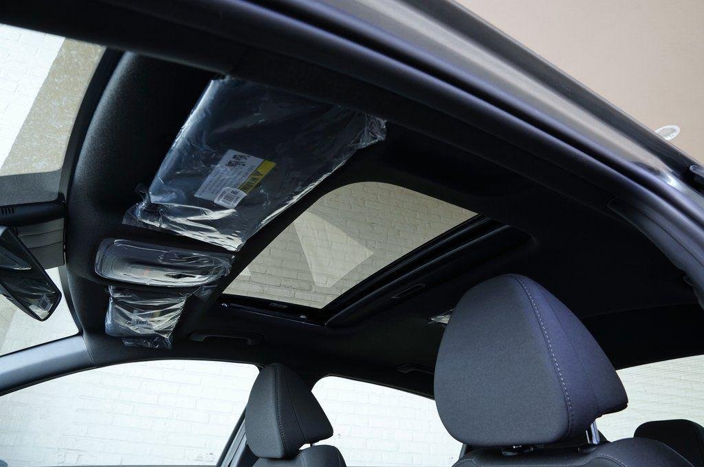 New 2026 Amazon Gray Hyundai SEL Sport Premium image 10