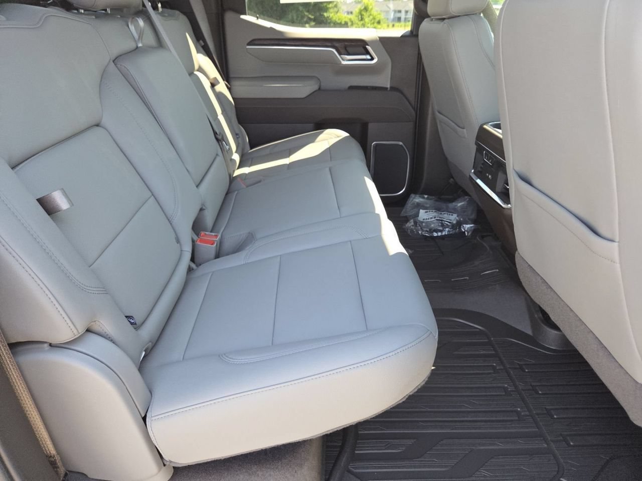New 2026 Summit White GMC SLT image 25