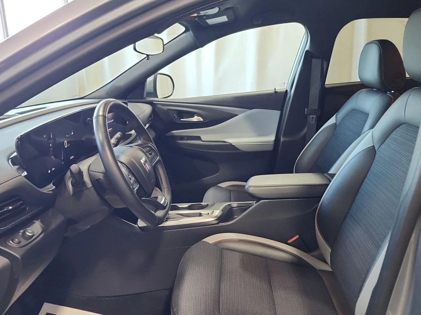 Used 2024 Gray Metallic Buick Preferred image 19