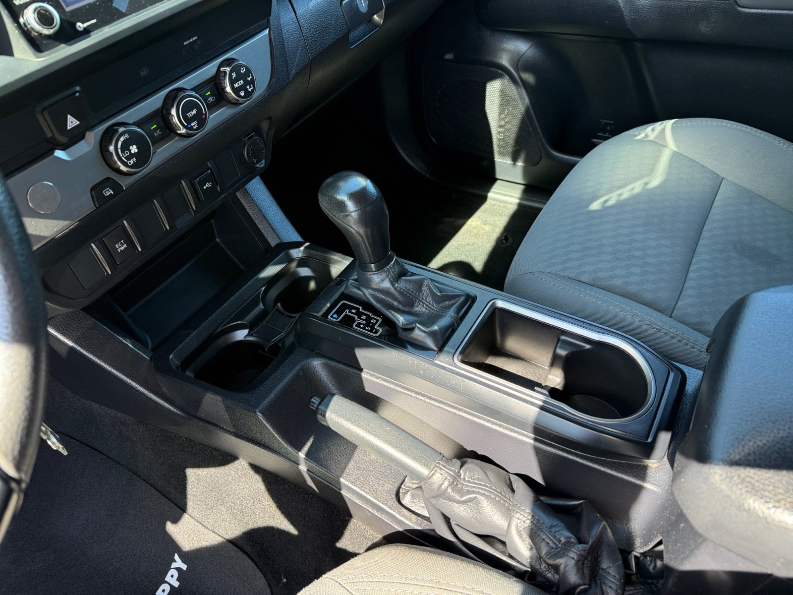 Used 2020 Magnetic Gray Metallic Toyota SR image 13