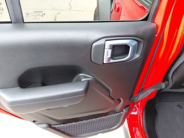 Used 2026 Red Clearcoat Jeep Rubicon image 27