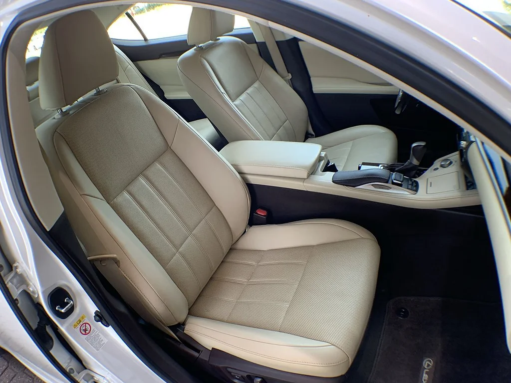 Used 2018 Eminent White Pearl Lexus 350 image 25