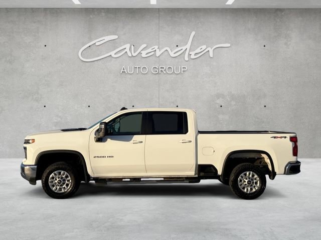 Used 2025 Summit White Chevrolet LT image 13