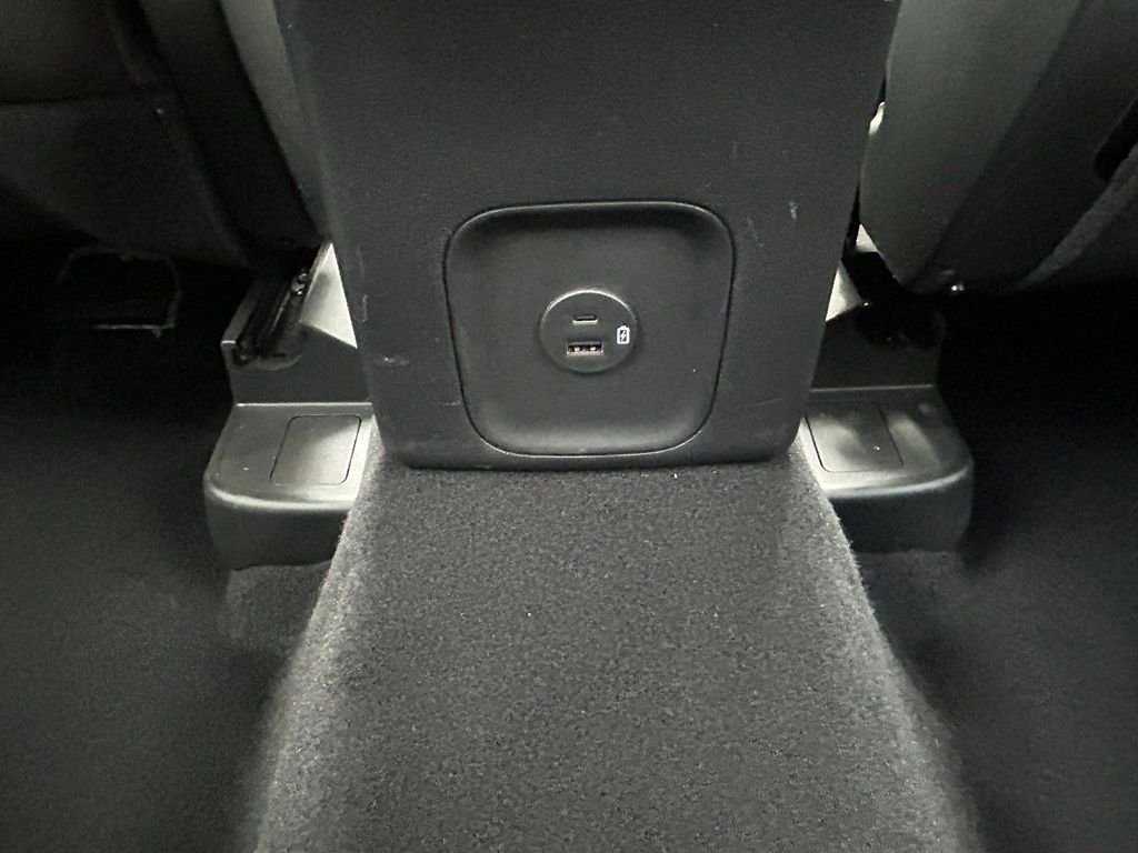 Used 2022 Black Ford SE image 23