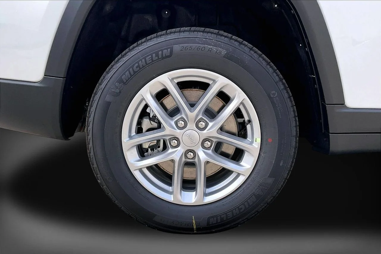 New 2026 Bright White Clearcoat Jeep Laredo X image 32