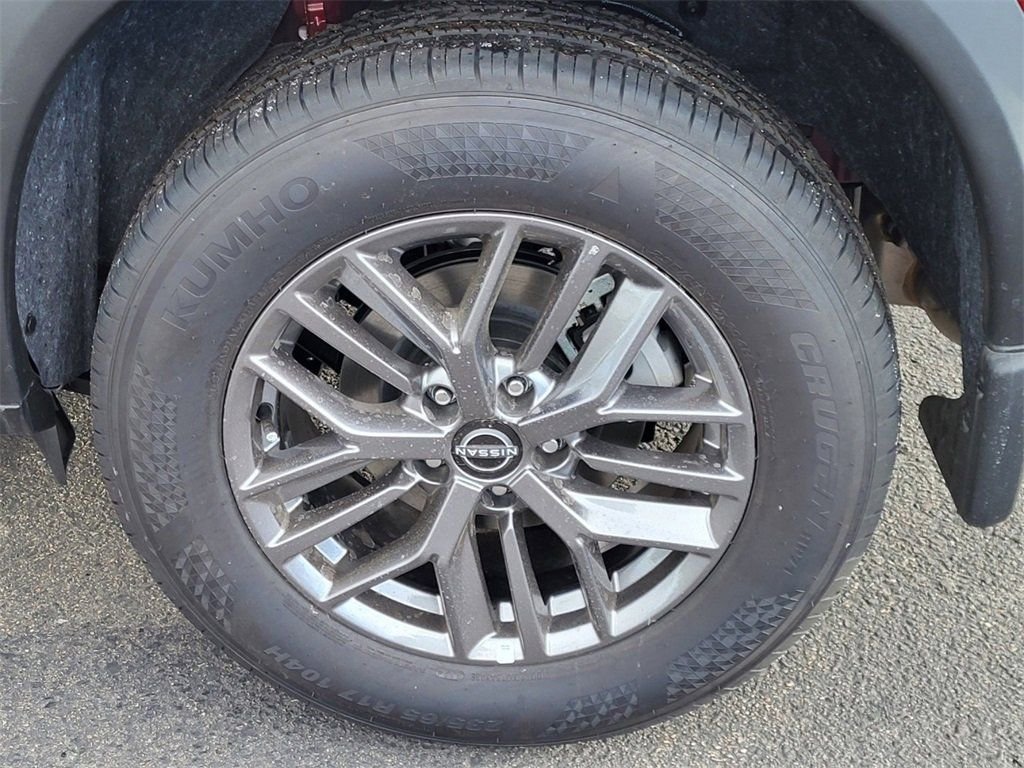 View vehicle photo 7