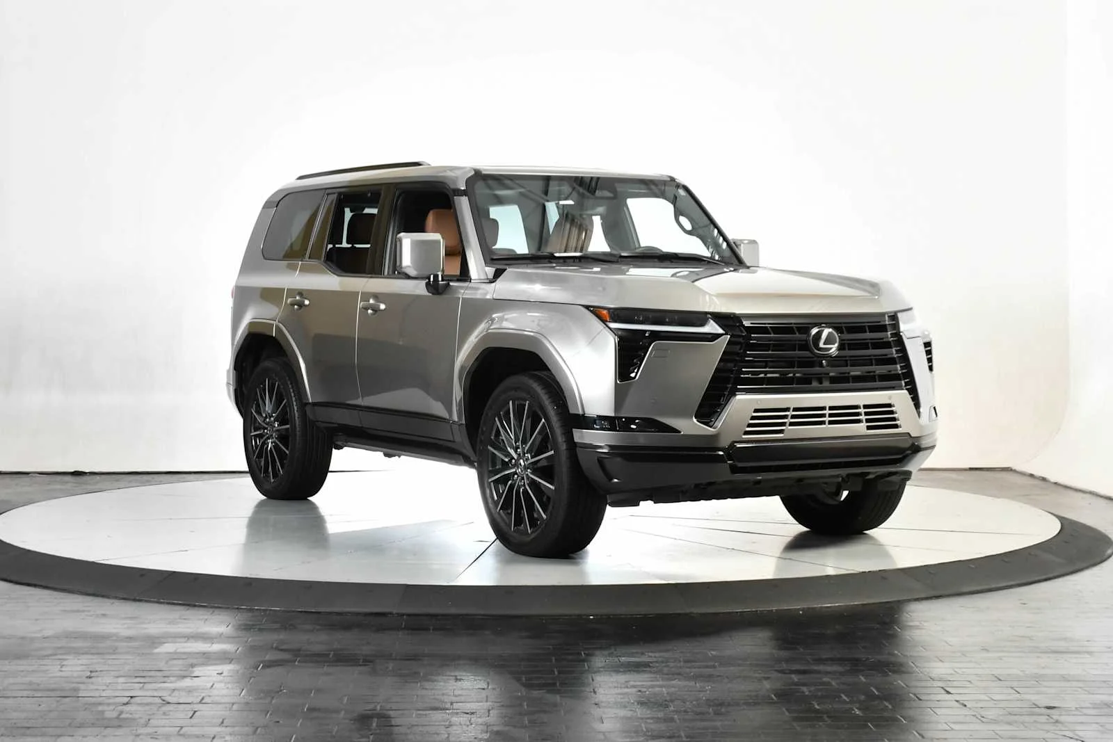 Used 2025 Atomic Silver Lexus Luxury+ image 7