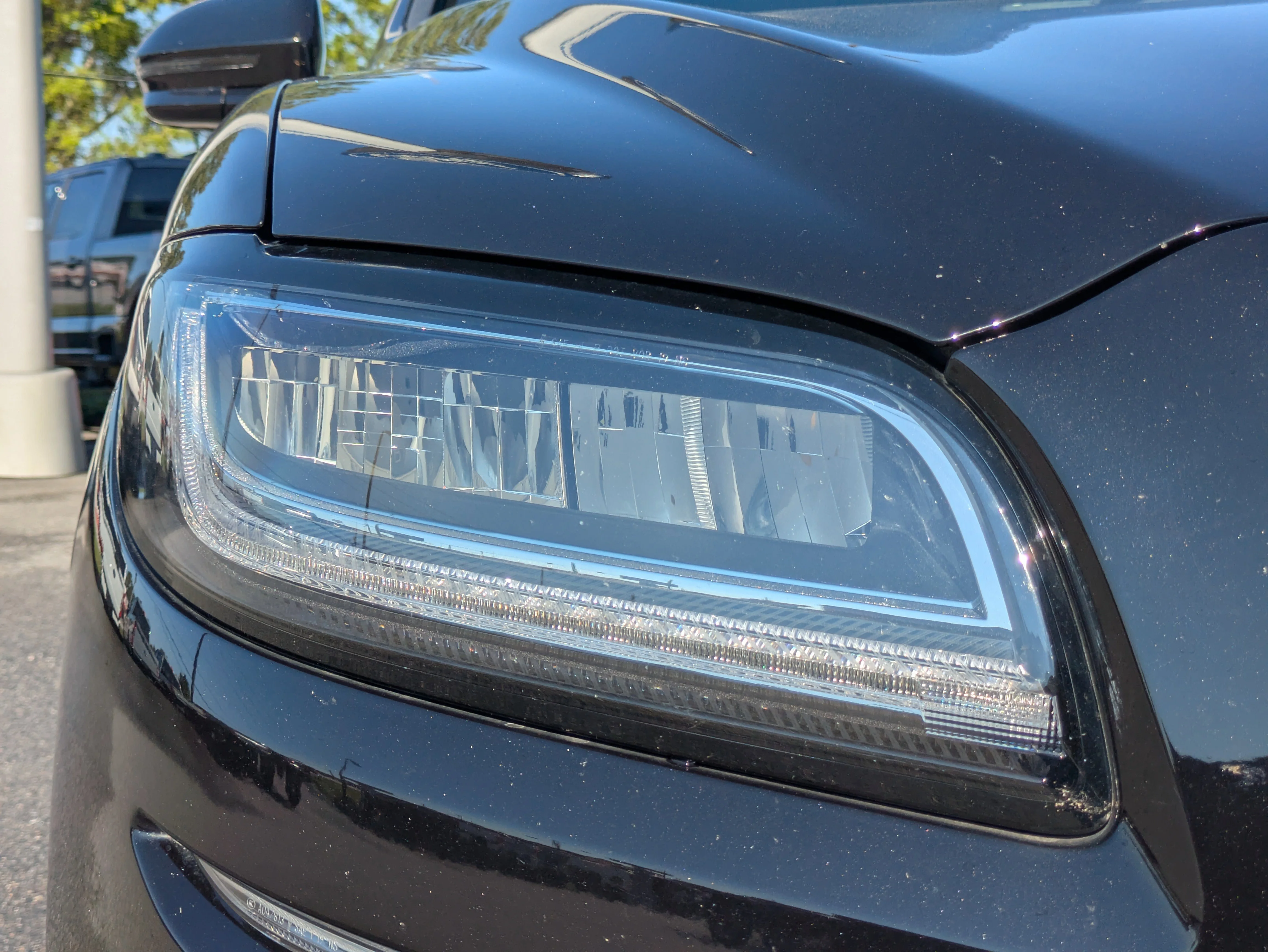 Used 2023 Infinite Black Clearcoat Metallic Lincoln Reserve w/Panoramic Moonroof, Htd & Cld Premium Leather, 13.5 Screen, & 360 Camera image 10