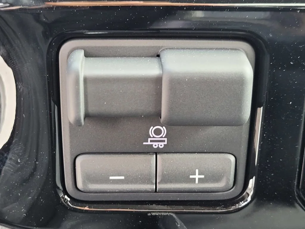 2025 Chevrolet Silverado 3500HD LT - Photo 19