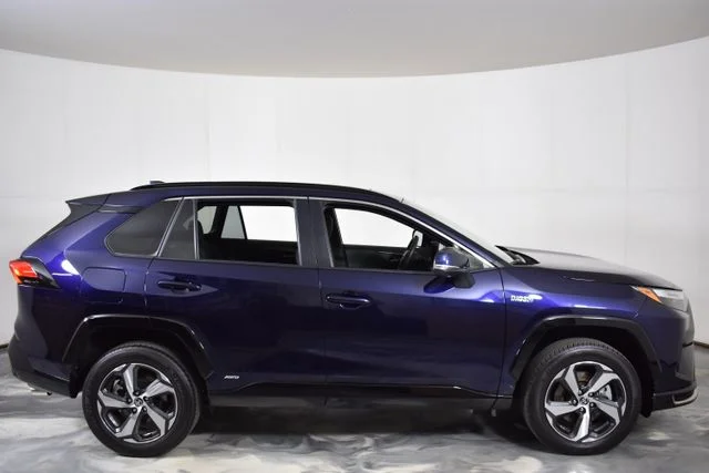 Used 2024  Toyota SE image 10