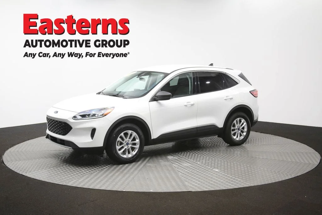 Used 2022 White Ford SE image 57