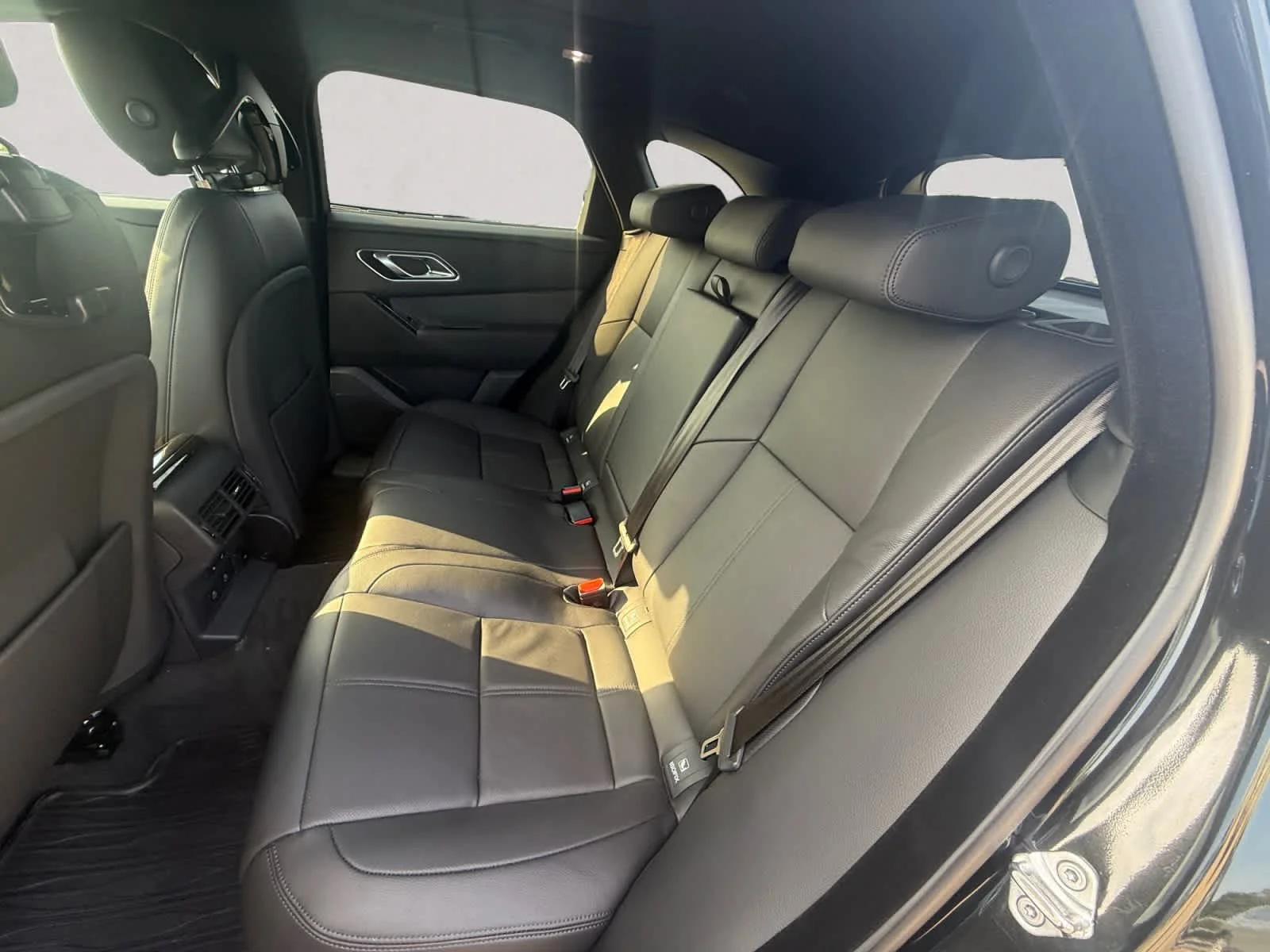 New 2026 Santorini Black Land Rover S image 13