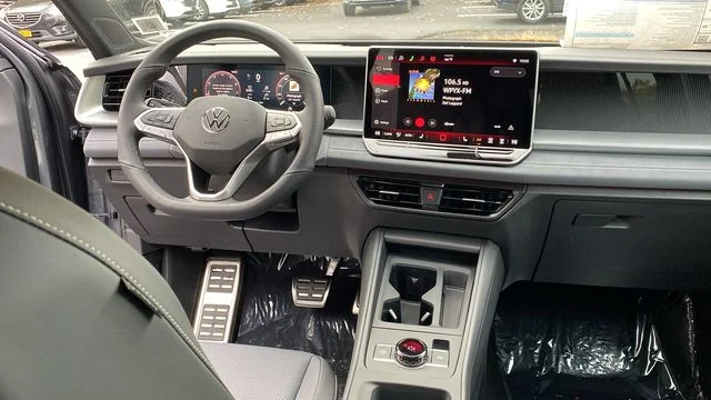 2026 Volkswagen Tiguan SE R-LINE BLACK - Photo 9
