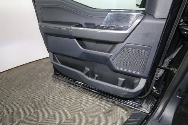 Used 2022 Black Ford XLT image 38