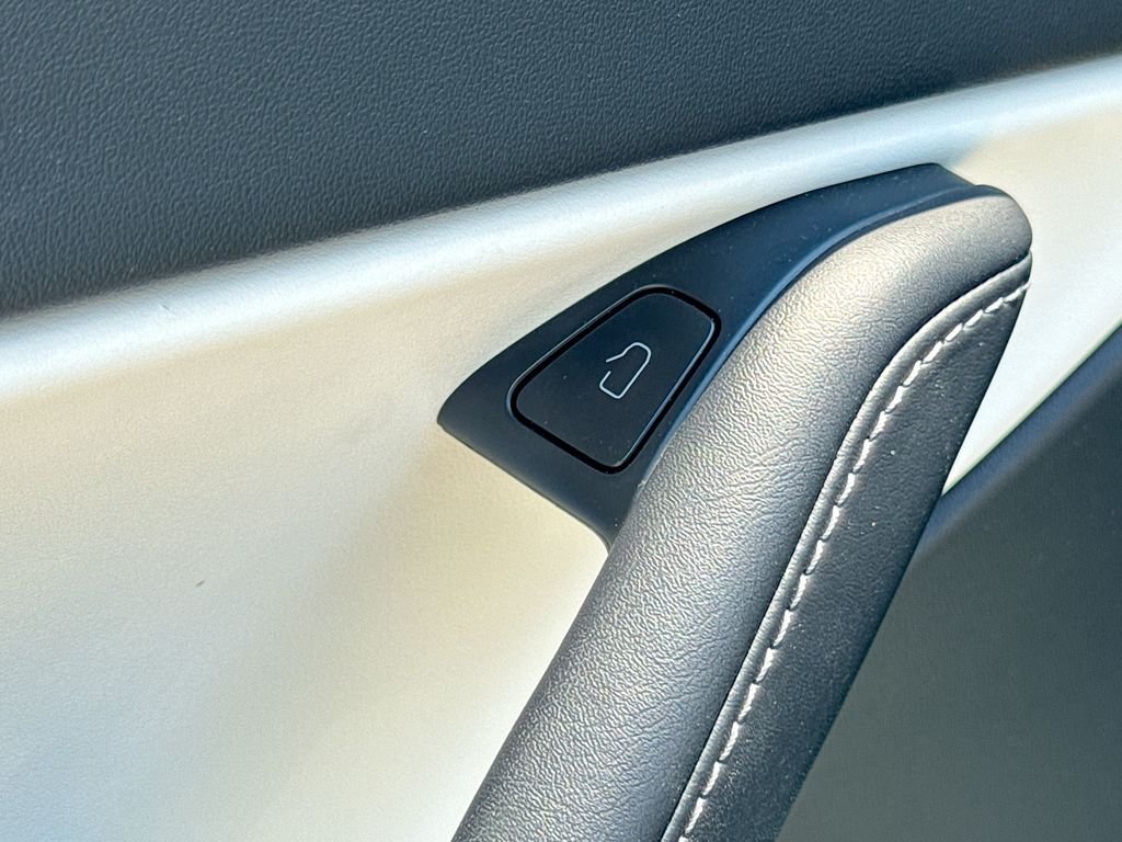 Used 2021 Pearl White Multi-Coat Tesla Performance image 12
