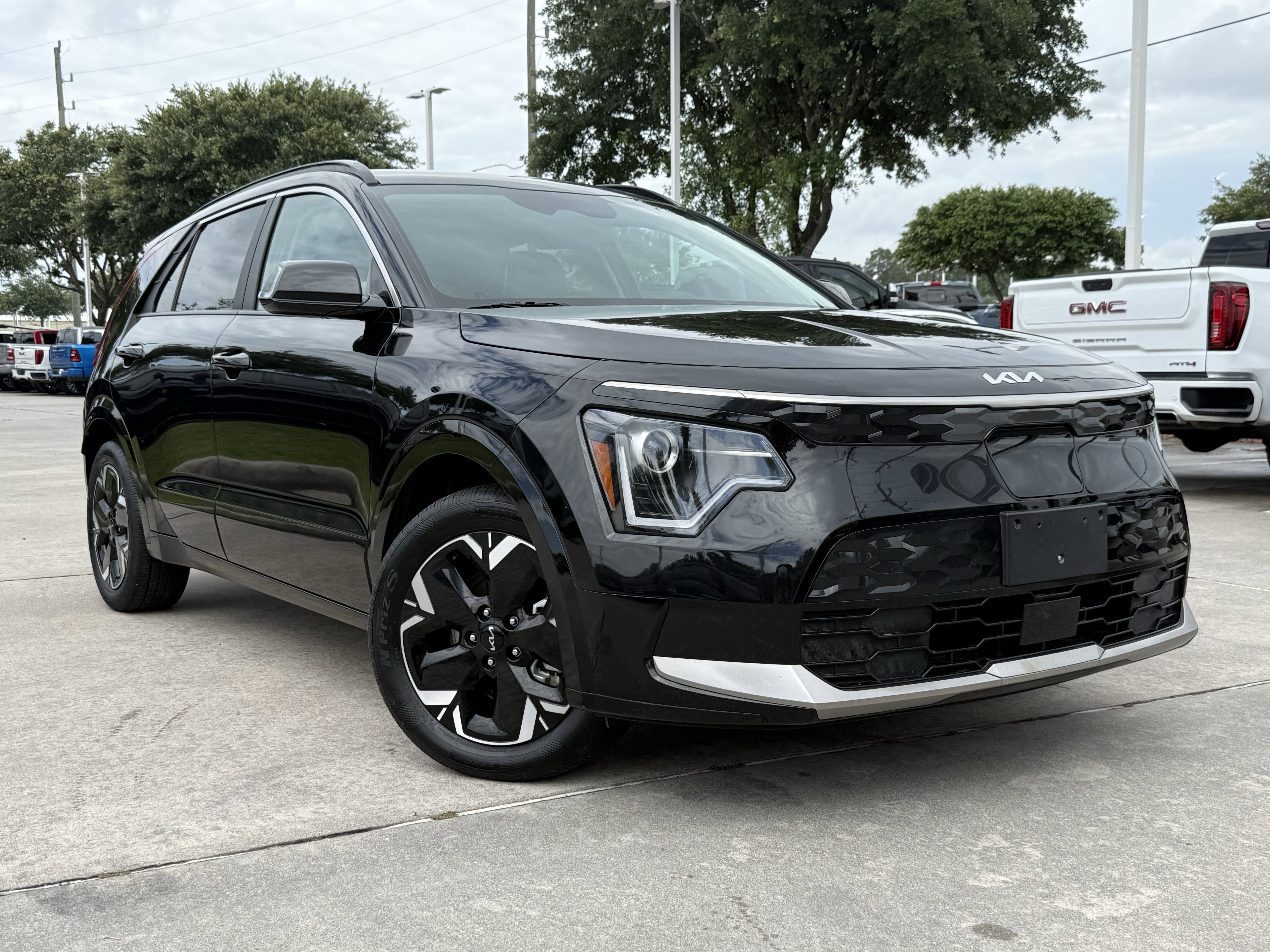 Used 2024 Kia Niro Wind with VIN KNDCR3L12R5113134 for sale in Humble, TX