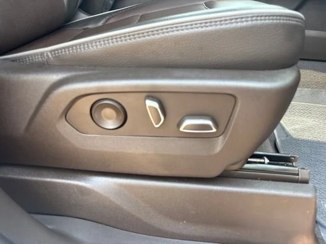 Used 2023 Onyx Black GMC Denali image 46