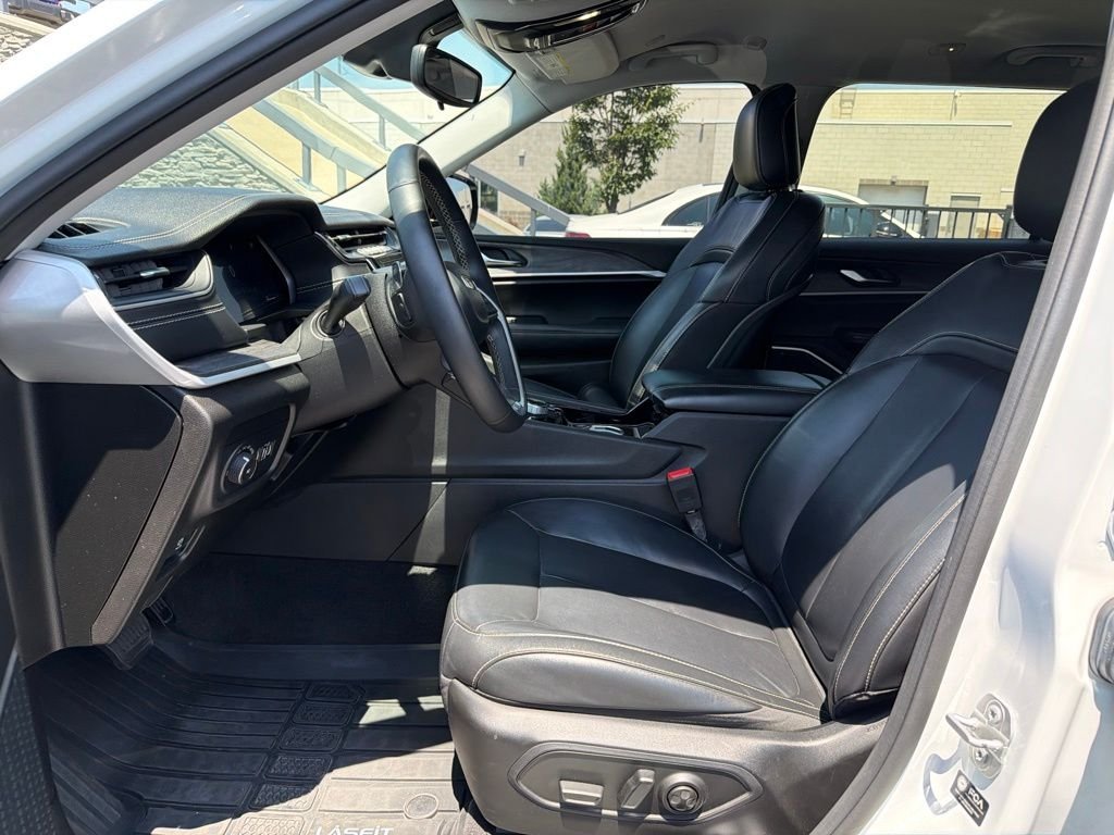 Used 2022 White Jeep Limited image 10