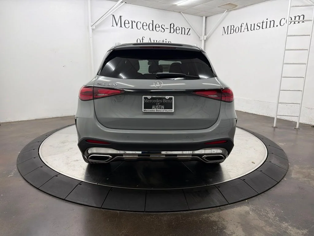 New 2027 White Mercedes-Benz GLC 300 image 6