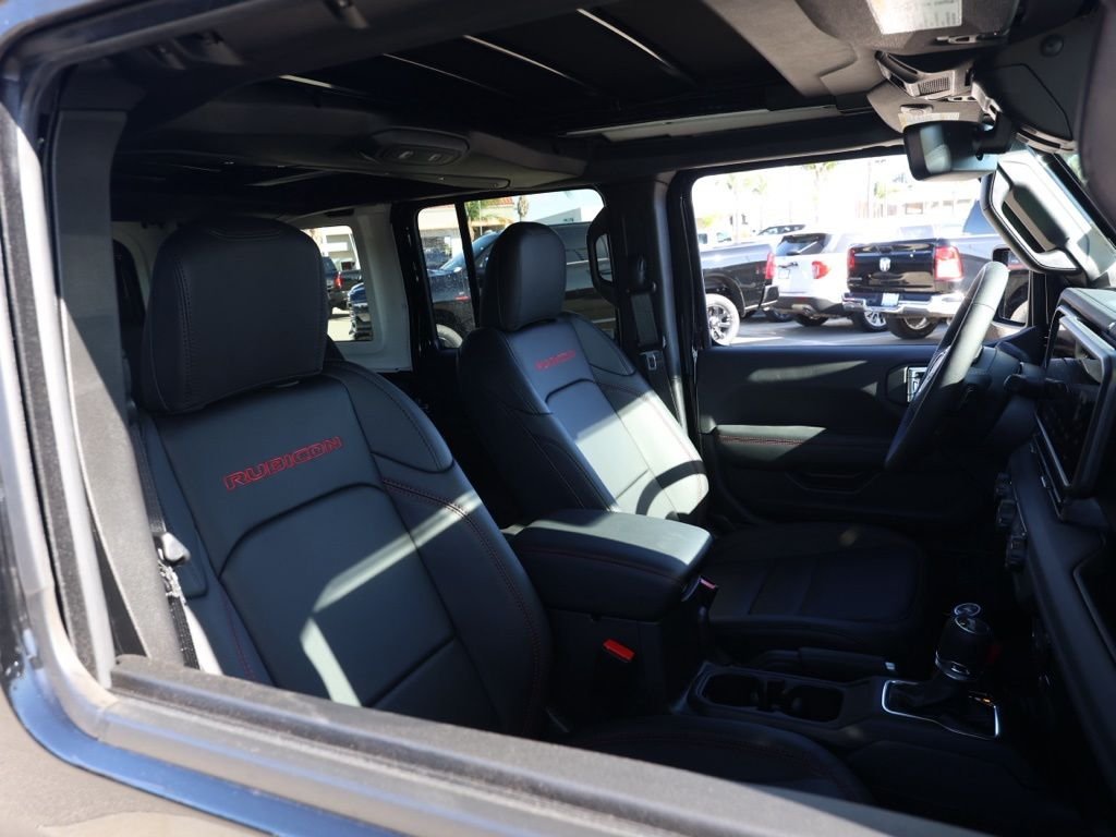 New 2026 Black Clear-Coat Exterior Paint Jeep Rubicon X image 20