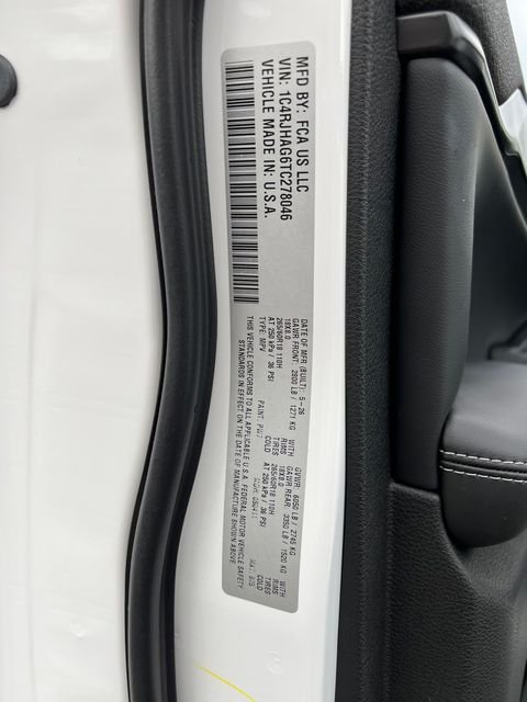 New 2026 Bright White Clear-Coat Exterior Paint Jeep Laredo X image 33