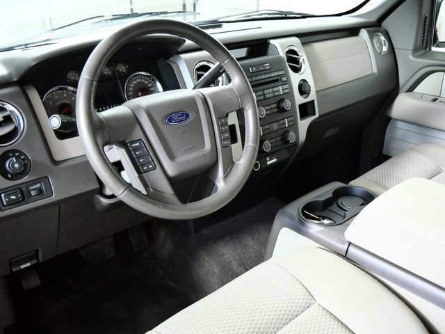 Used 2009  Ford XL image 3