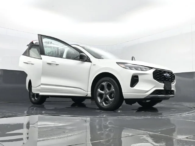 Used 2023 White Metallic Ford ST-Line image 33