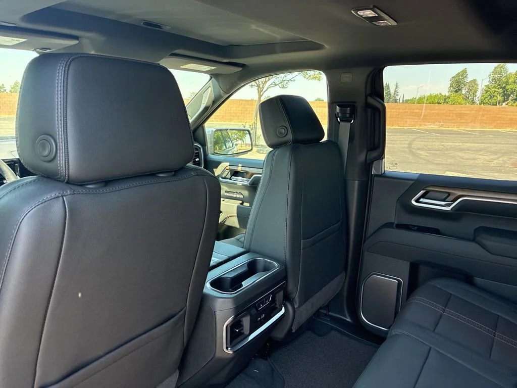 2026 Chevrolet Silverado 1500 High Country - Photo 18