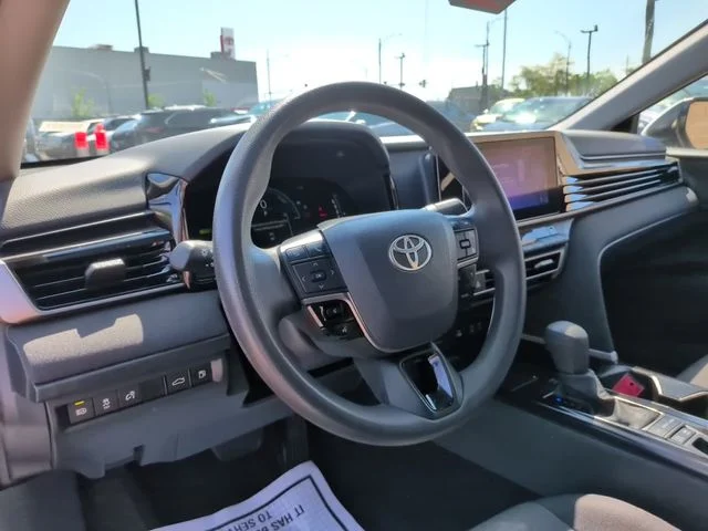 Used 2025 White Toyota LE image 23