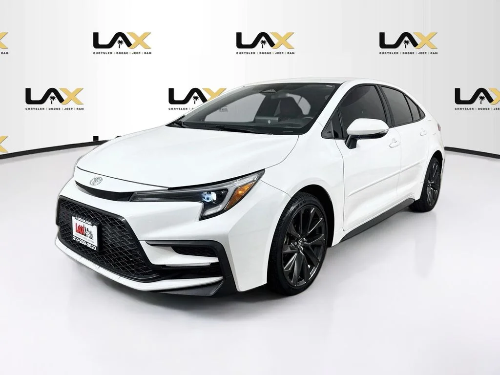 Used 2025 White Toyota SE image 3