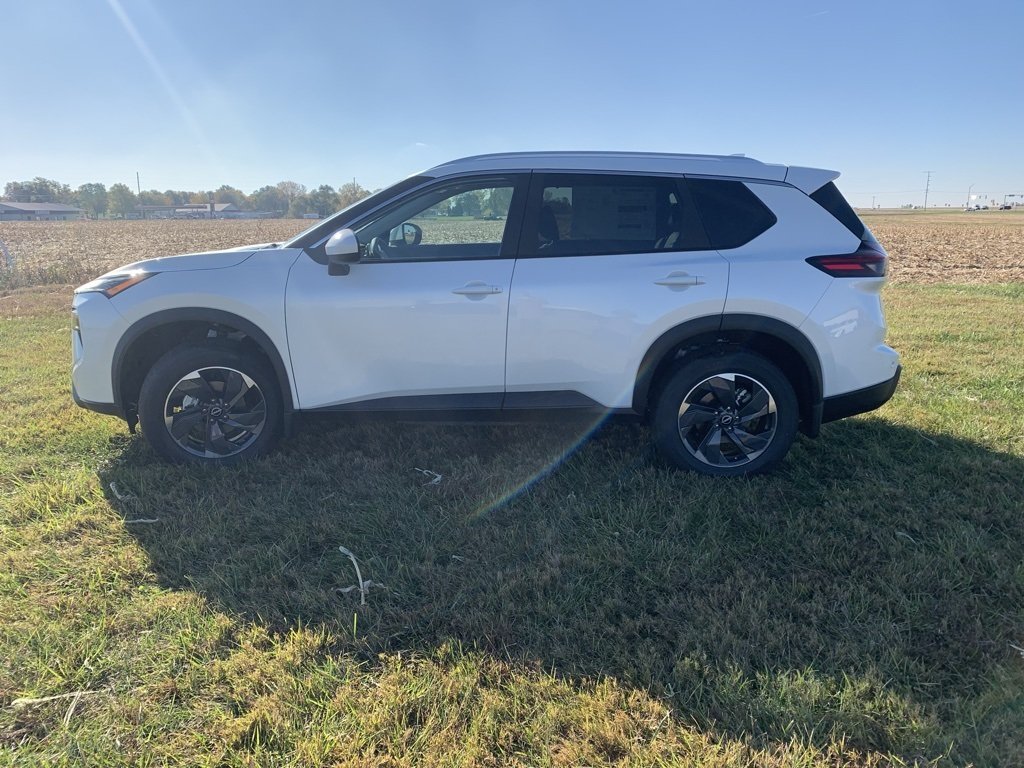 2026 Nissan Rogue SV photo 4