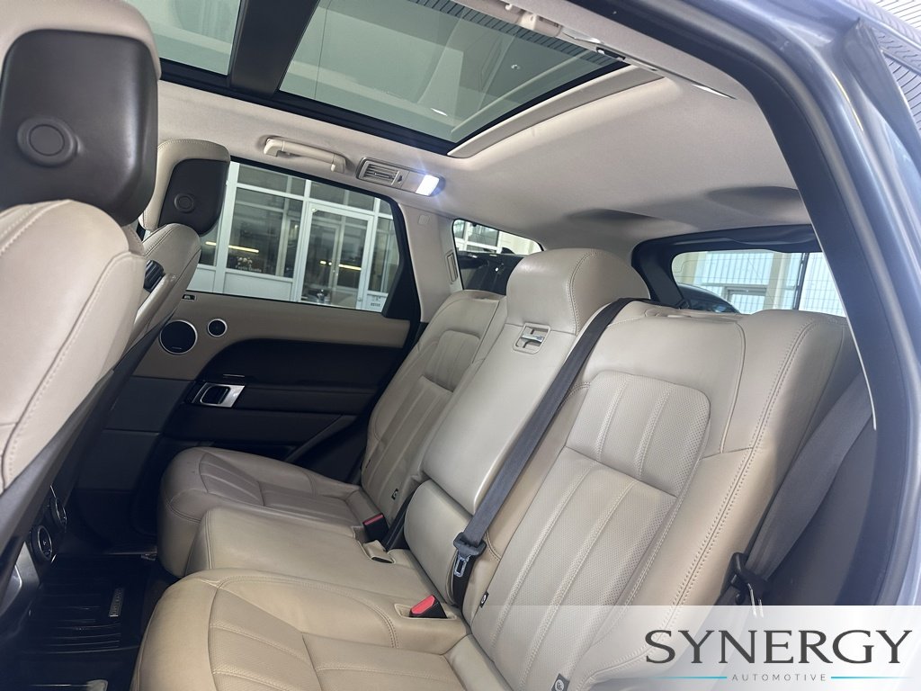 Used 2018 Byron Blue Metallic Land Rover HSE image 30