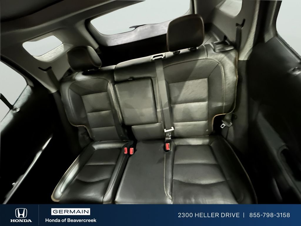 Used 2023 Volcanic Red Tintcoat GMC AT4 image 23