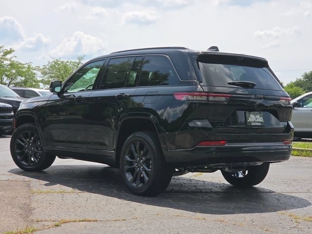 New 2026 Diamond Black Crystal Pearlcoat Jeep Limited Reserve image 24