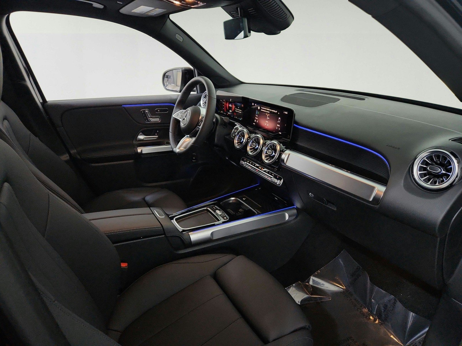 Used 2026 Night Black Mercedes-Benz GLB 250 image 19