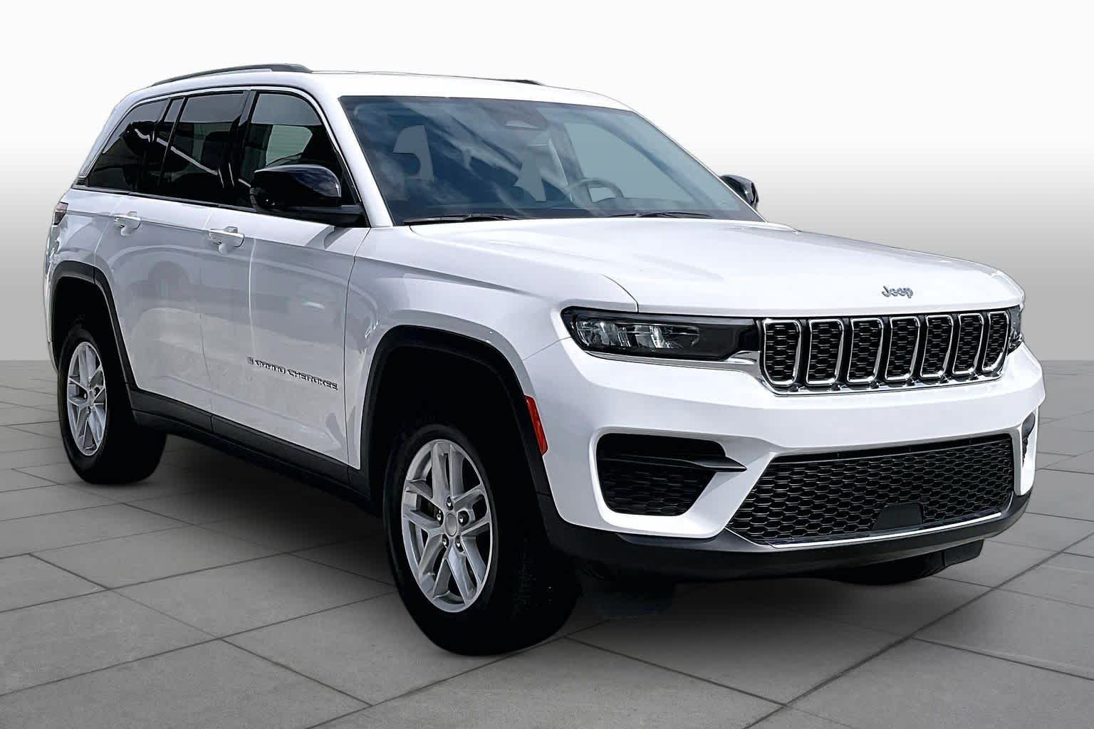 Certified Used 2023 Bright White Clearcoat Jeep Laredo image 3