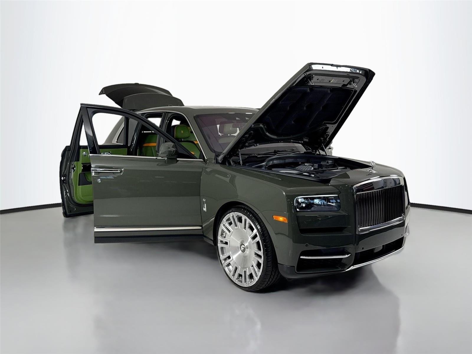 Used 2024 Silver Rolls-Royce  image 47