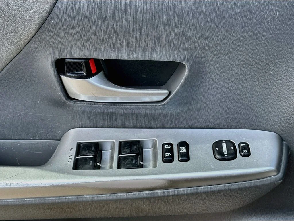 Used 2014 Gray Toyota Three image 20